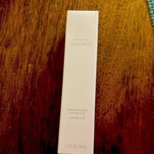 Mary Kay Replenishing Serum C & E